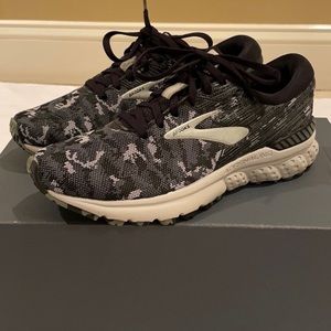 Brooks Adrenaline GTS 19 Running Shoe